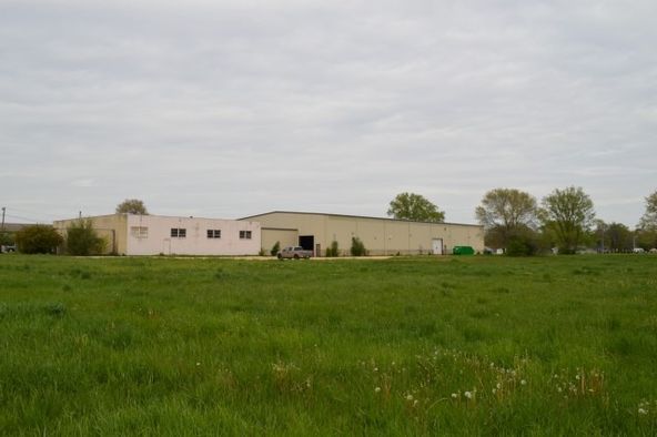 Crane Industrial Building plus Extra build-able Lot: 2219 North Central Avenue, Rockford, IL 61101